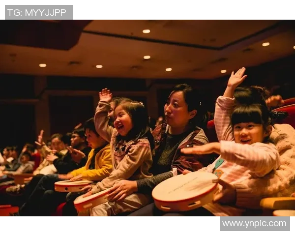 球星亲子时光 足球场上父子互动精彩瞬间全纪录