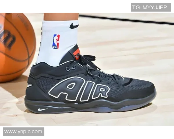 球星穿什么码数的足球鞋最适合他们的表现与舒适度分析 球星穿什么码数的足球鞋最适合他们的表现与舒适度分析