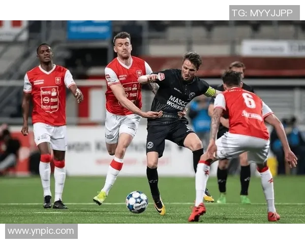 足球周一周二赛事解析与回顾 聚焦热门比赛与球员表现