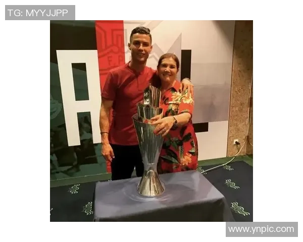 足球明星抽签揭晓未来对决星光熠熠 谁将成最强赢家的预言之夜